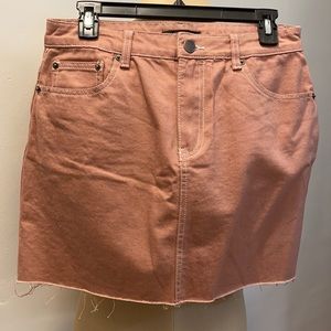 NWT Forever21 skirt 15 1/2” length frayed bottom edge 5 pockets & belt loops